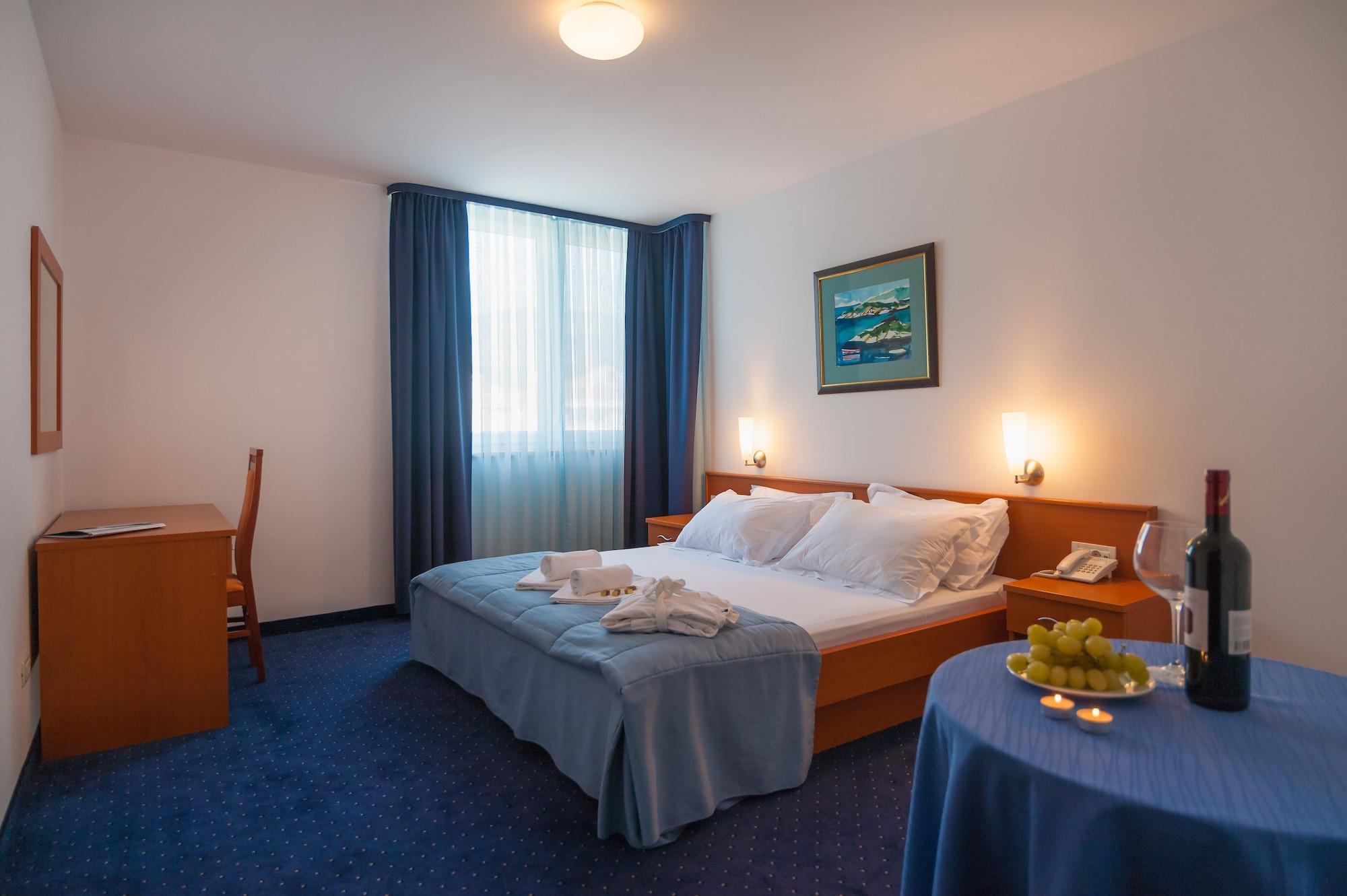 Hotel Rotondo Donji Seget Buitenkant foto