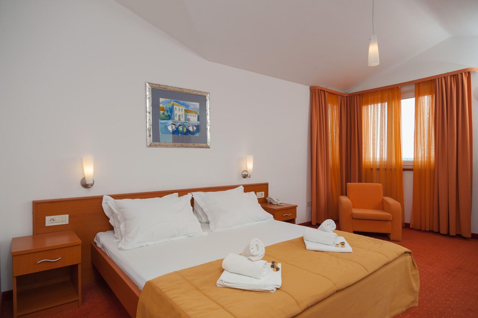 Hotel Rotondo Donji Seget Buitenkant foto