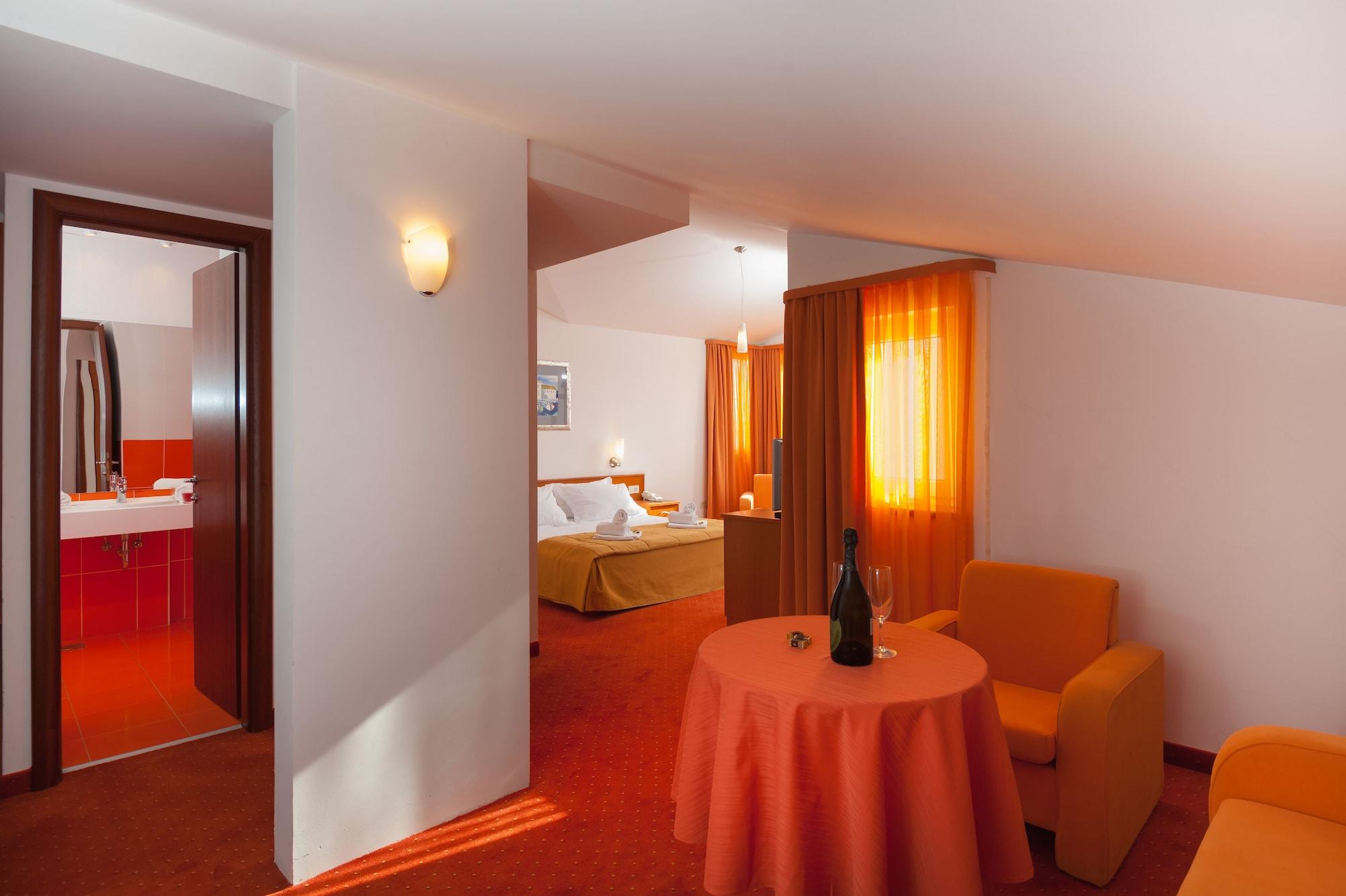 Hotel Rotondo Donji Seget Buitenkant foto