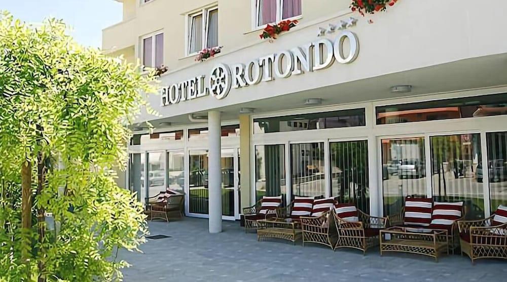 Hotel Rotondo Donji Seget Buitenkant foto