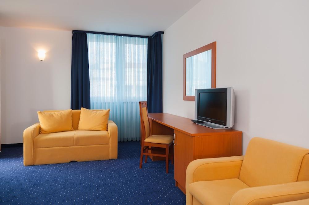 Hotel Rotondo Donji Seget Buitenkant foto