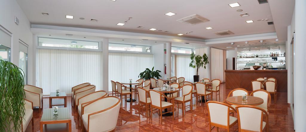 Hotel Rotondo Donji Seget Buitenkant foto