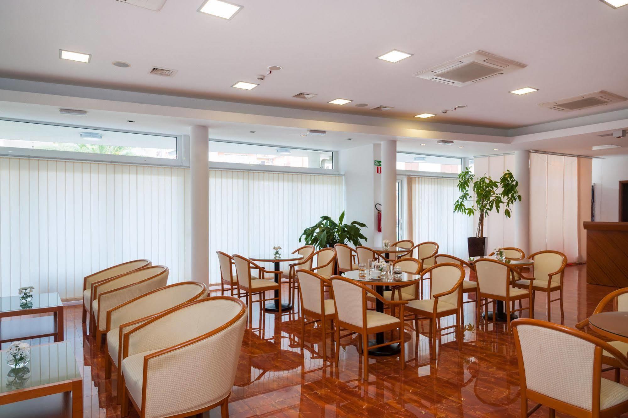 Hotel Rotondo Donji Seget Buitenkant foto